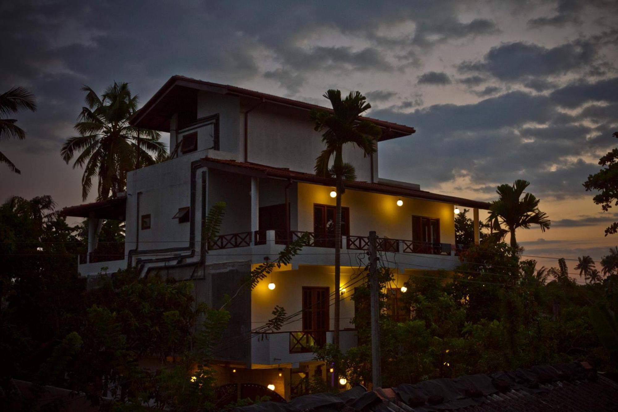 Dorian Guest House And Restaurant Weligama Bagian luar foto